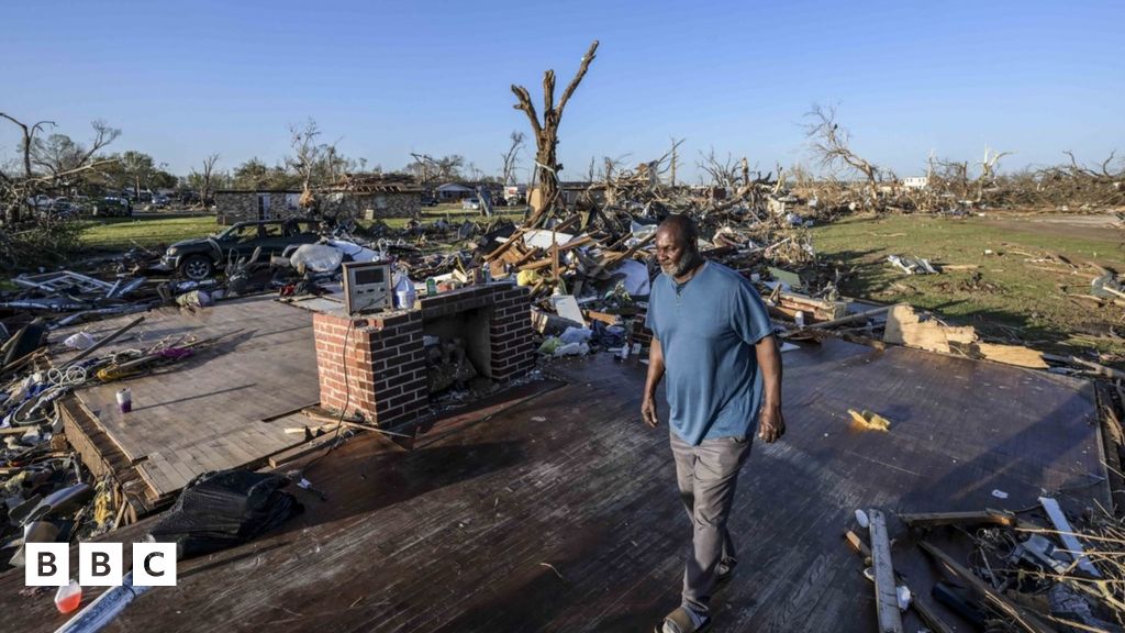 US Tornado Sweeps Through Southern States - BBC Newsround