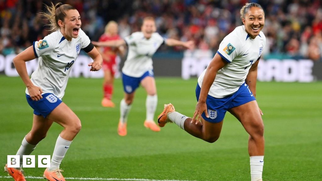 England v Denmark: Keira Walsh says England boss Sarina Wiegman wants her  to take responsibility - BBC Sport