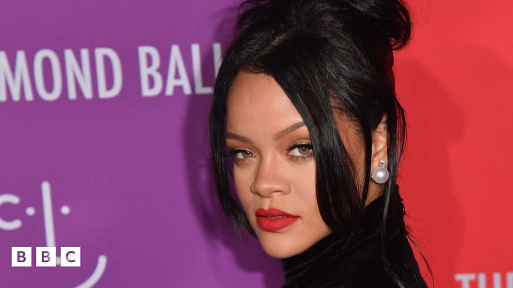 Fenty Beauty: How make-up helped Rihanna become a billionaire - BBC News