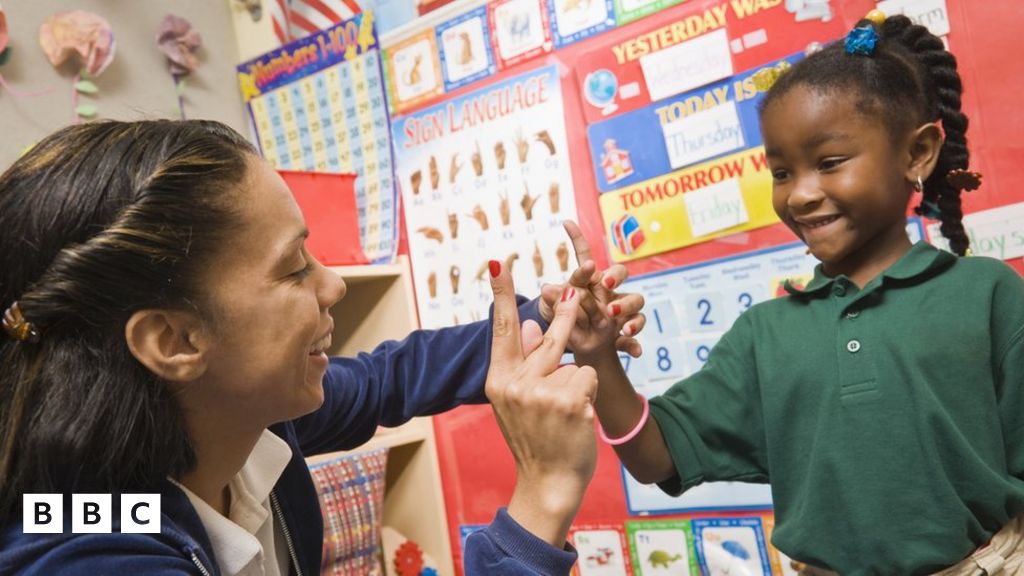 BSL: Suffolk primary school adds British Sign Language to the ...