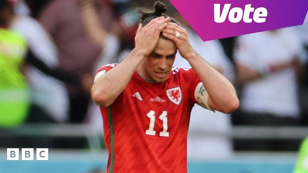 Iran punish Hennessey's blunder with crushing win over 10-man Wales, World  Cup 2022