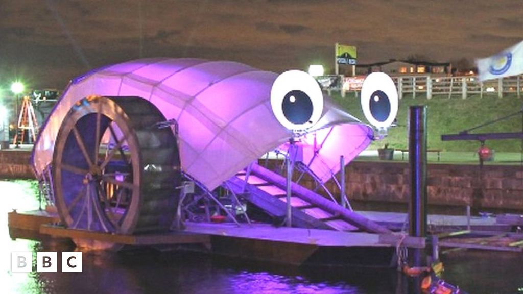 Mr Trash Wheel A rubbish collector with lots of fans! BBC Newsround