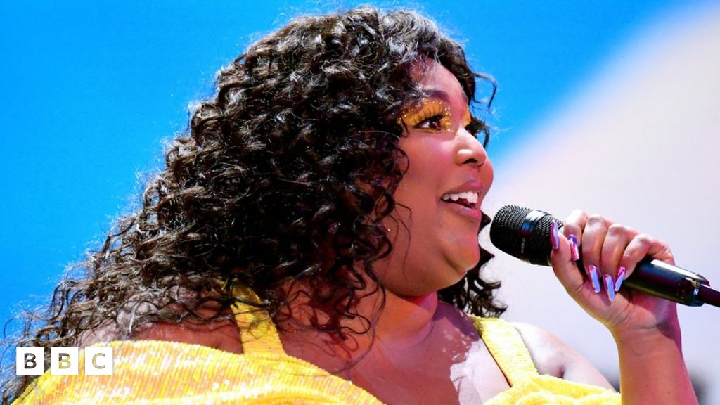 Lizzo lands first Billboard Hot 100 No. 1 with Truth Hurts