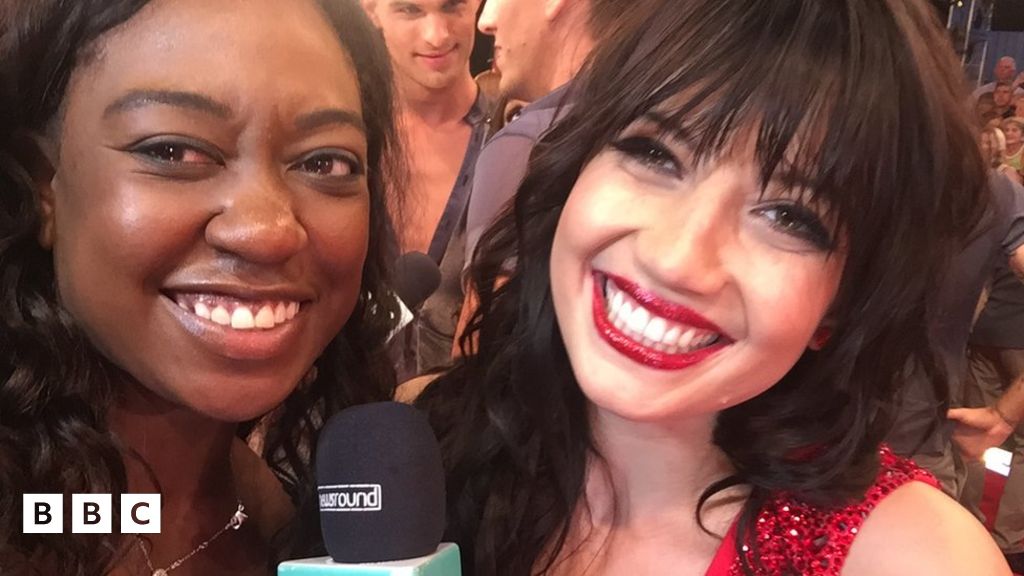 In Pictures Ayshah S Strictly Red Carpet Celebrity Selfies Bbc Newsround