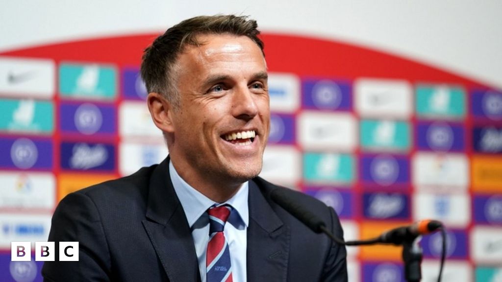 Phil Neville leaves Lionesses' manager role - BBC Newsround