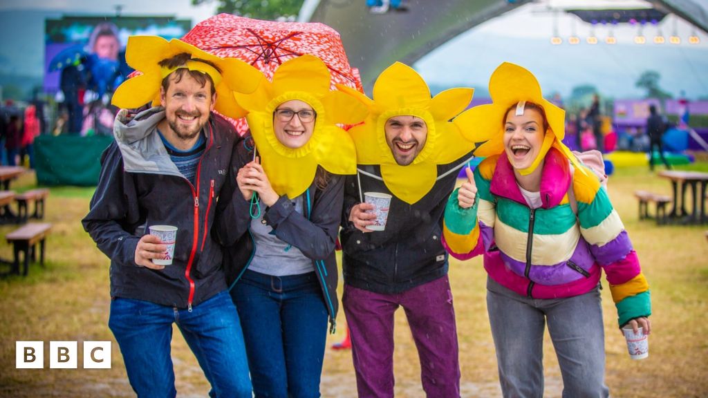 Lluniau: Dydd Gwener yn Eisteddfod yr Urdd - BBC Cymru Fyw