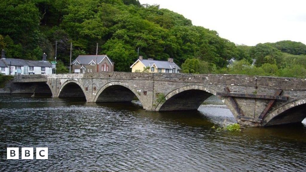 Pont-ar-Ddyfi: Pryderon Am Ddyfodol Pont Ym Machynlleth - BBC Cymru Fyw