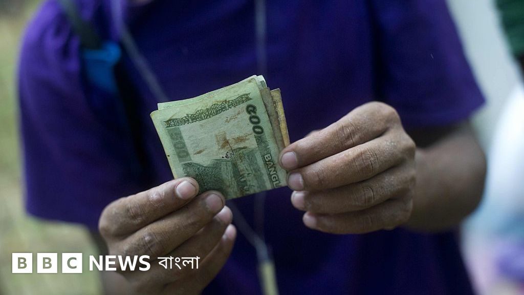 Xotin tomosha qilayotganda er emizadi