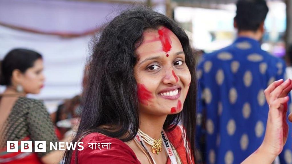 Yigitga SMS yozish uchun qanday shahvoniy narsalar Yosh rus sargish uning soqolli mushuk bilan uning qarzini ishlaydi.