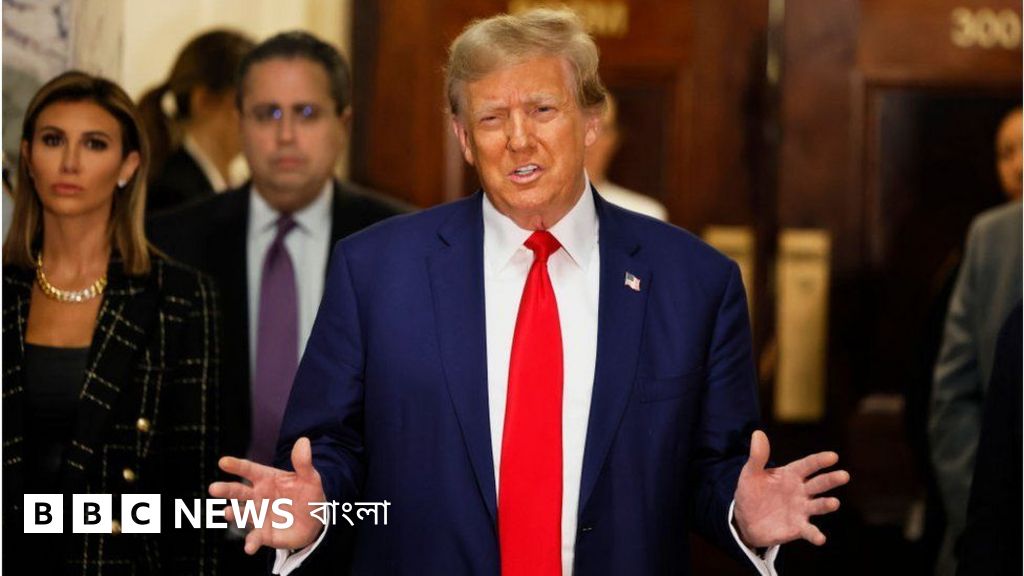 Yalangoch qiz ozini qattiqlashtirmoqda Lolilar bilan jinsiy aloqani tomosha qiling