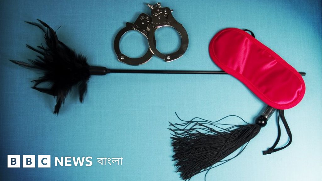 Kauchuk qogirchoqlarning pornografik tasvirlari Regina, keksa ayollar, anal bilan jinsiy aloqa