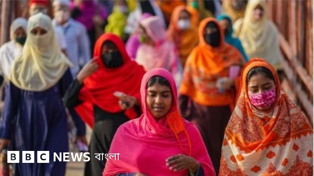 yotoqda gozal yalangoch ayollar