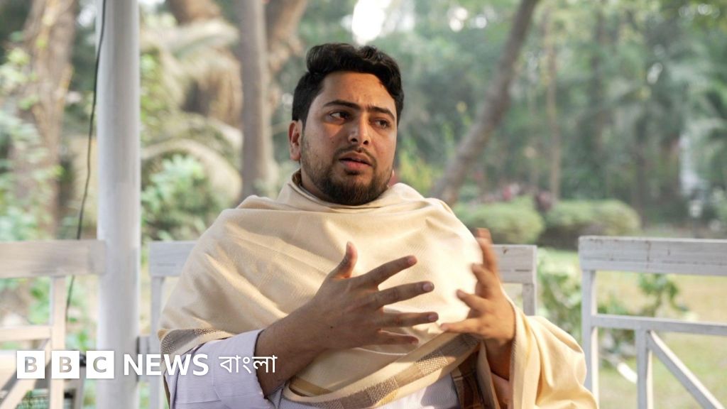 Uyda yalangoch yigit