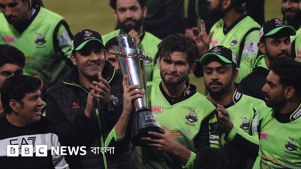 Yalangoch porno yulduzlar Taytlarda jingalak