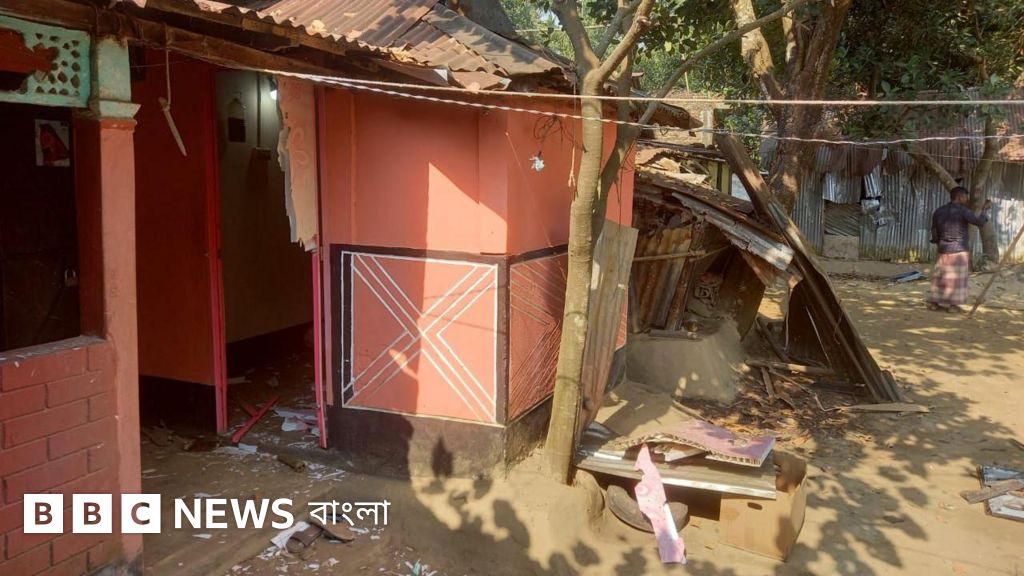 külotsiz keksa ayollar Yigit ruschani soradi va yalaydi