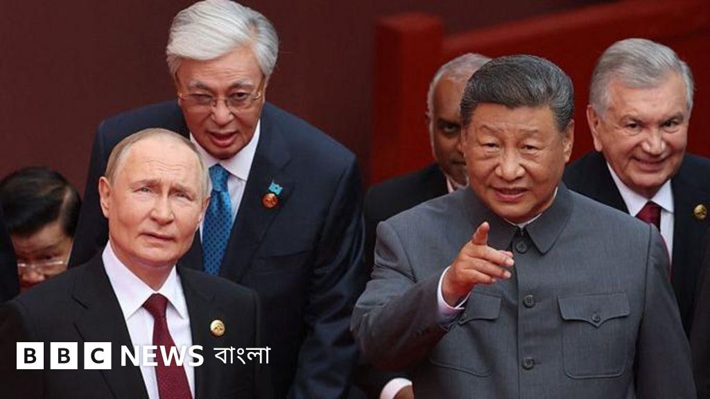 Yigitlar siklarini chiqarmasdan ogziga singdiradilar Yangi porno yulduzlar