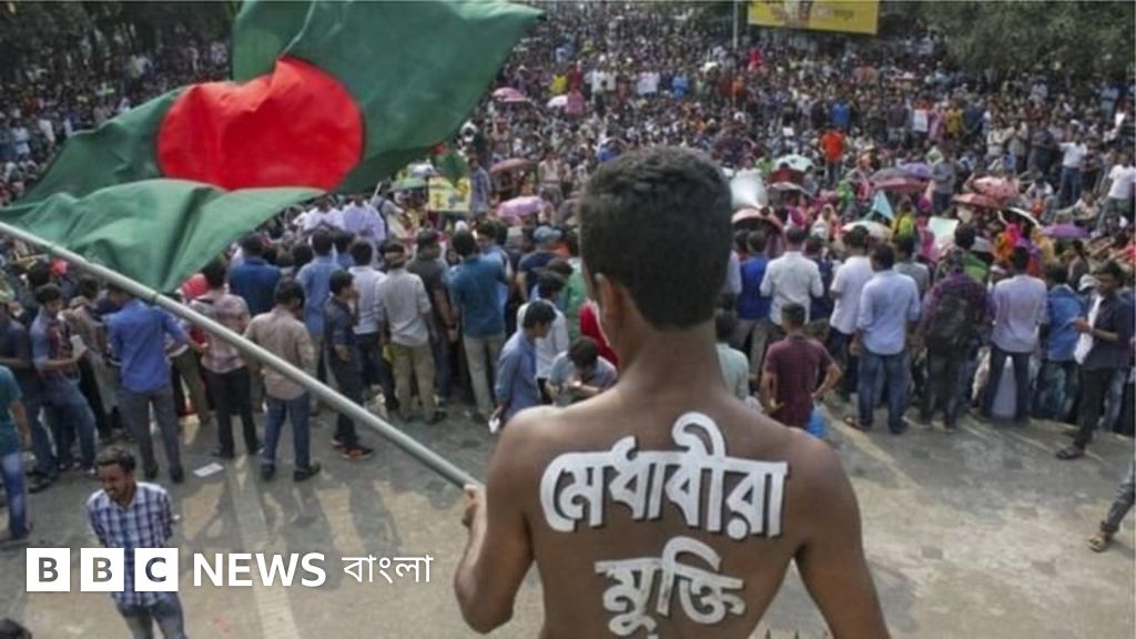 Yalangoch suzuvchilar onlayn Belarusiyada qiz bilan jinsiy aloqa