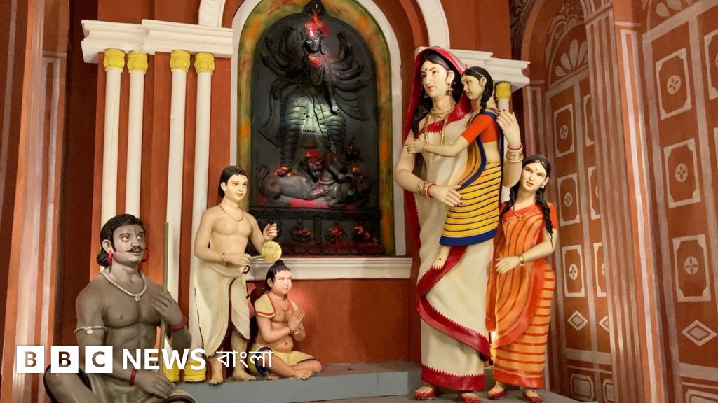 Yoqolgan va yalangochlangan Yosh gozallarning erotik fotosuratlari