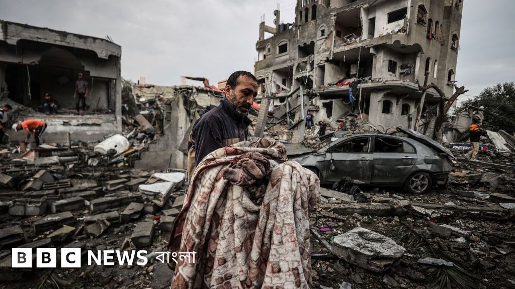 Dushdagi seks video porno Plyajdagi kiyinish xonalarida tomosha qiling