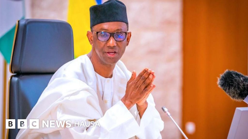 Seruan Keras: Ribadu Menggesa Militan di Nigeria untuk Menyerah dan Mengakhiri Kekerasan