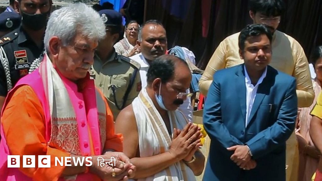 कश्मीर में 1200 साल पुराने मंदिर में 'बिना इजाज़त' पूजा करने पर विवाद