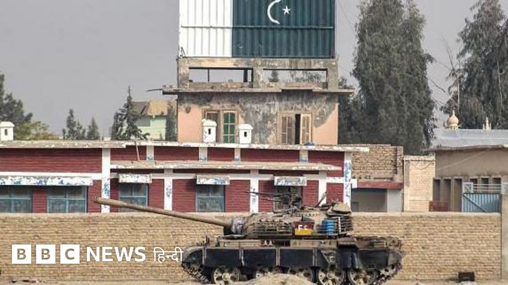 पाकिस्तान ने अफ़ग़ान तालिबान के ख़िलाफ़ 'खुली जंग' का एलान किया