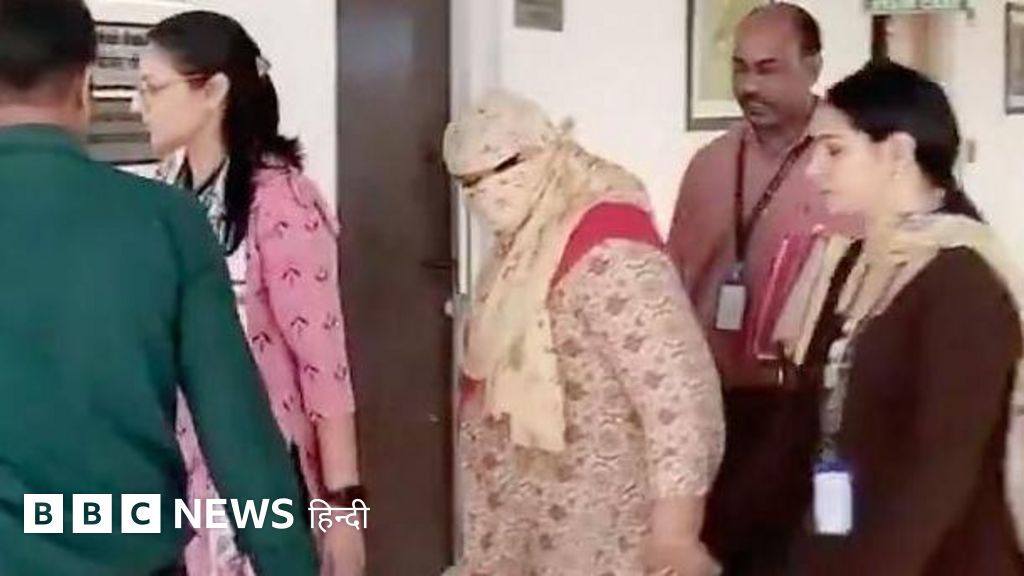 नीट पेपर लीक: गिरफ़्तार महिला प्रोफ़ेसर कौन हैं, एनटीए ने दी थी क्या ज़िम्मेदारी? - BBC