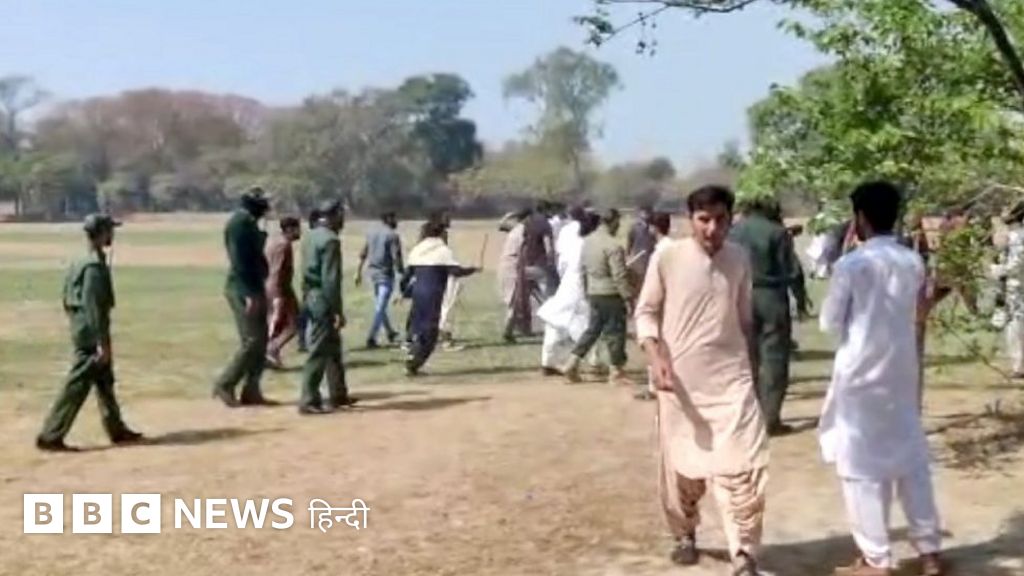 पाकिस्तान में होली मना रहे छात्रों पर हमला