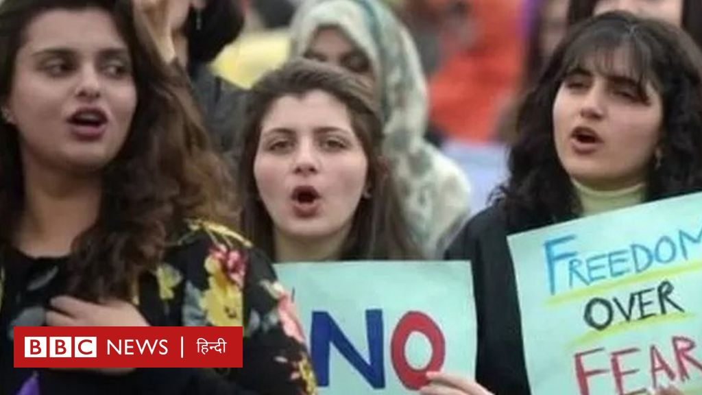 पाकिस्तान में मुस्कान को तालियां लेकिन औरत मार्च को गालियां!