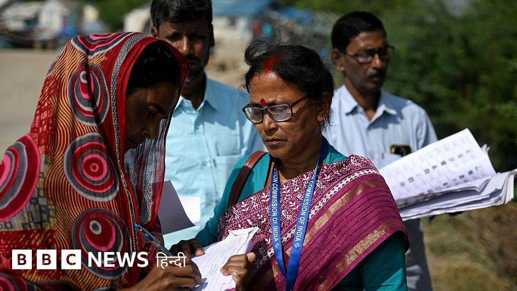 पश्चिम बंगाल में एसआईआर: आख़िरी वोटर लिस्ट के बाद भी क्यों आएगी और लिस्ट