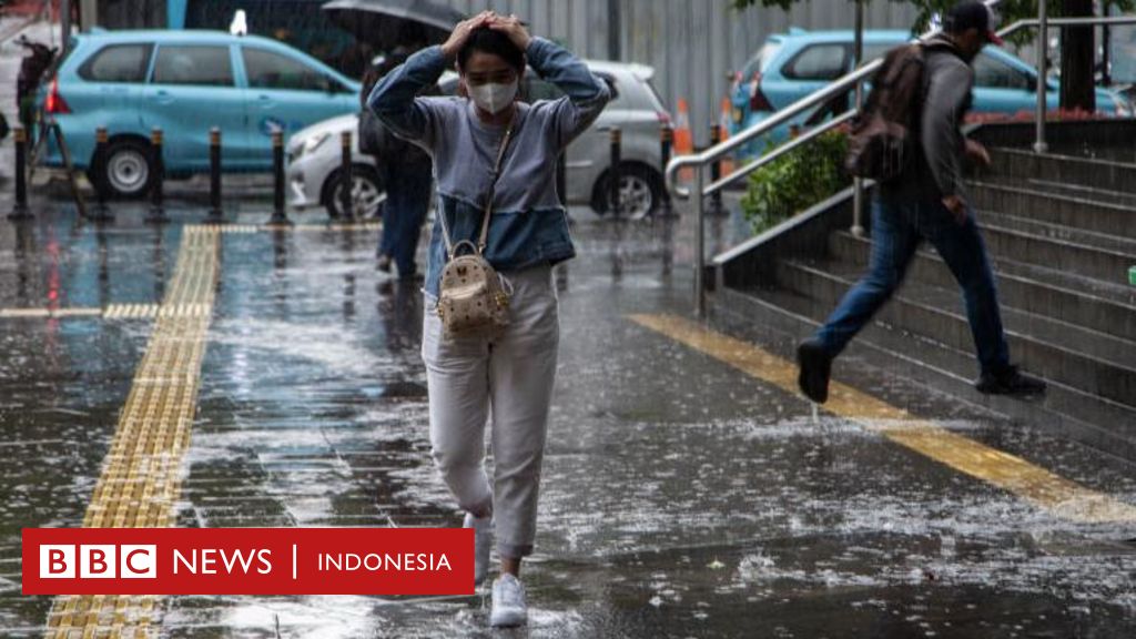 Polusi udara Jakarta: Dapatkah hujan buatan perbaiki kualitas udara?