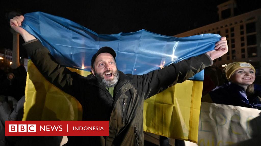 Perang Ukraina: Warga Merayakan Pembebasan Kherson, Rusia Tarik Mundur ...