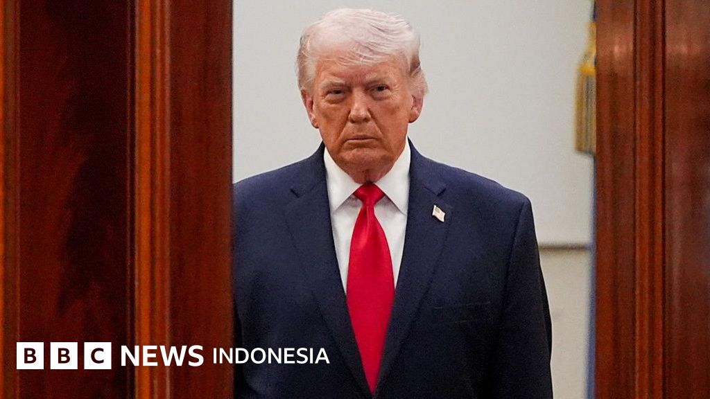 Kecurigaan praktik 'insider trading' pasar saham membayangi pemerintahan Trump