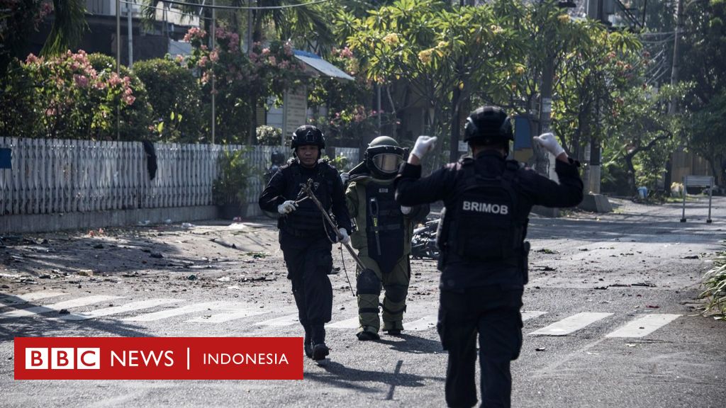 Serangan bom di tiga gereja Surabaya: Pelaku bom bunuh diri 'perempuan ...