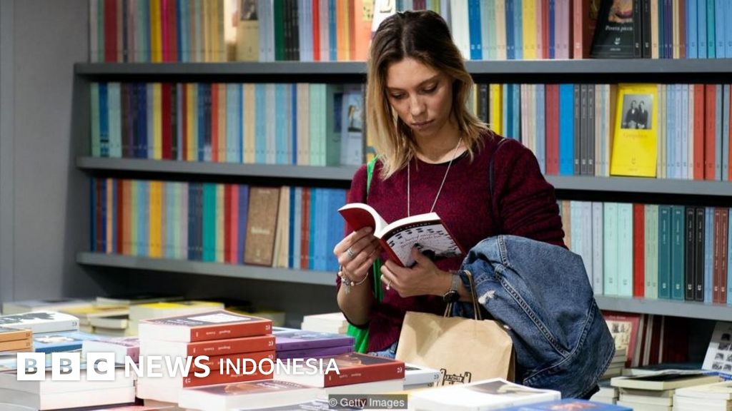 Apakah membaca buku fiksi bisa membuat kita menjadi