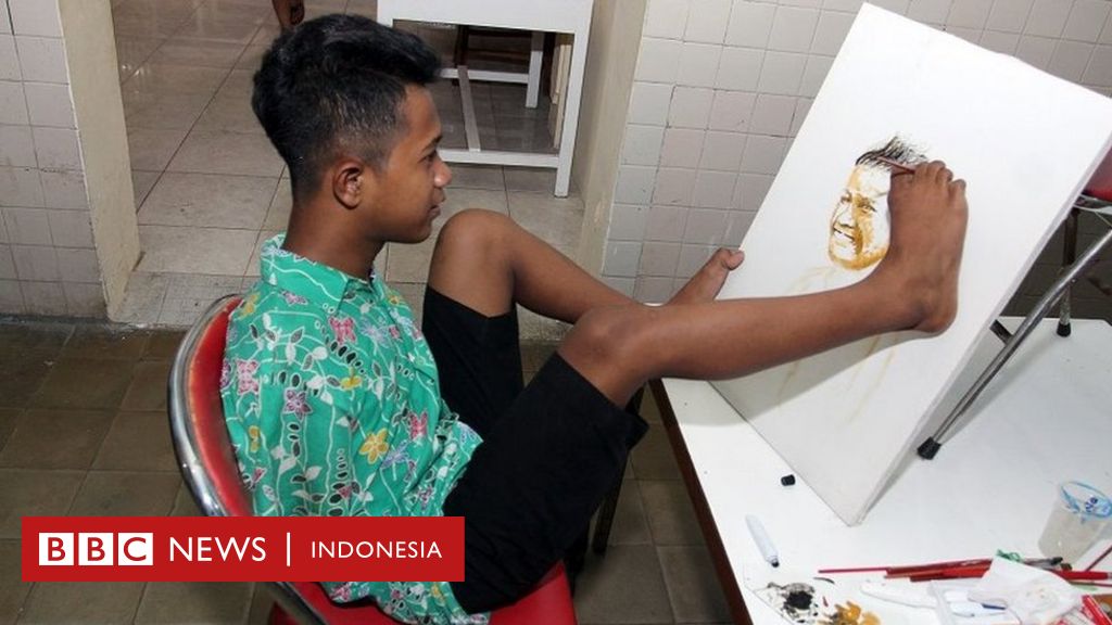 Salwa, difabel asal Solo, pelukis keluarga Wapres AS - BBC ...