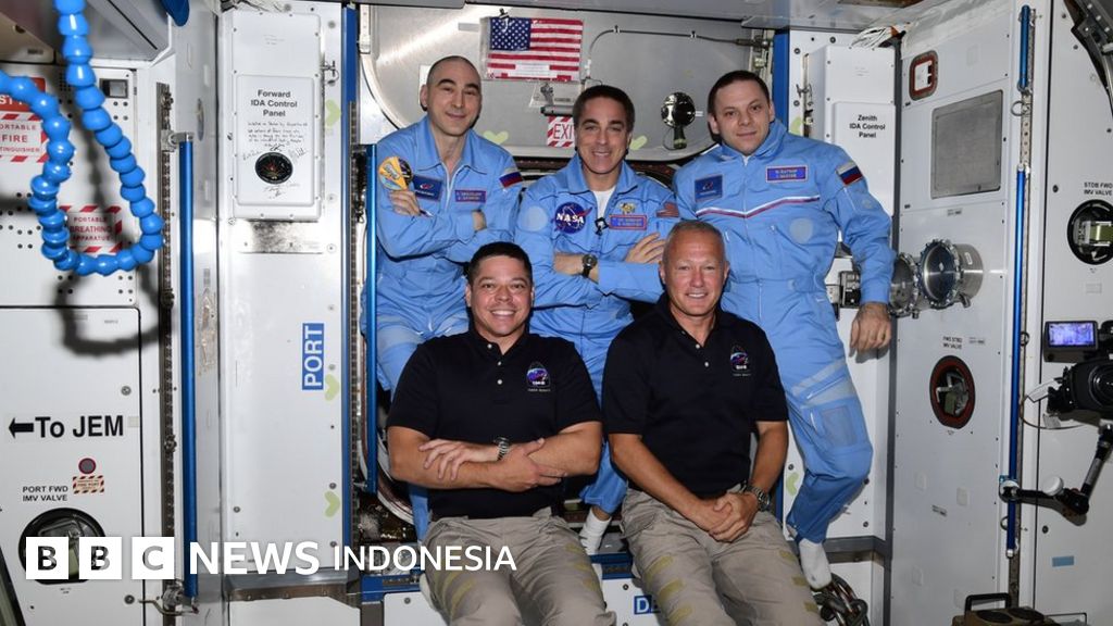Dua astronot 'SpaceX' tiba di stasiun luar angkasa ISS, disambut dua kosmonot Rusia
