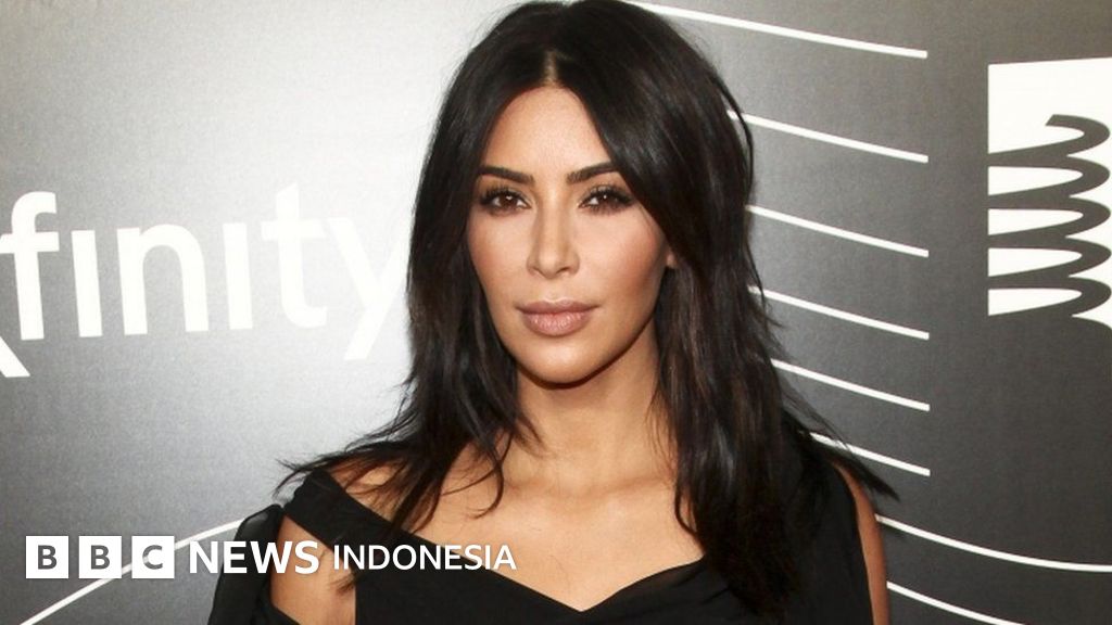 Sylvia Saint pornosini onlayn tomosha qiling Uning oyoqlarini kesib otishini va onanizmni tomosha qiling