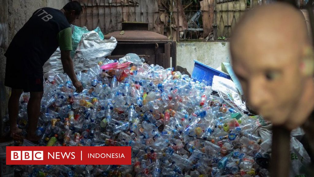 Mengapa Air Minum Kemasan di Indonesia Belum Sepenuhnya Gunakan Plastik  Daur Ulang 100 Persen? - Lifestyle