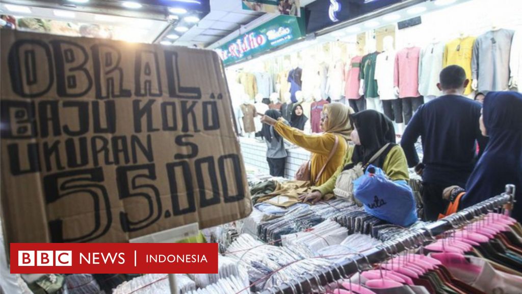 THR dinanti, THR ditabung - Mengapa THR saja dinilai tak cukup mendorong masyarakat berbelanja dan menggenjot ekonomi Indonesia?