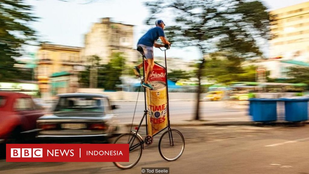 Pria Kuba merakit sepeda  paling  tinggi di  dunia BBC News 