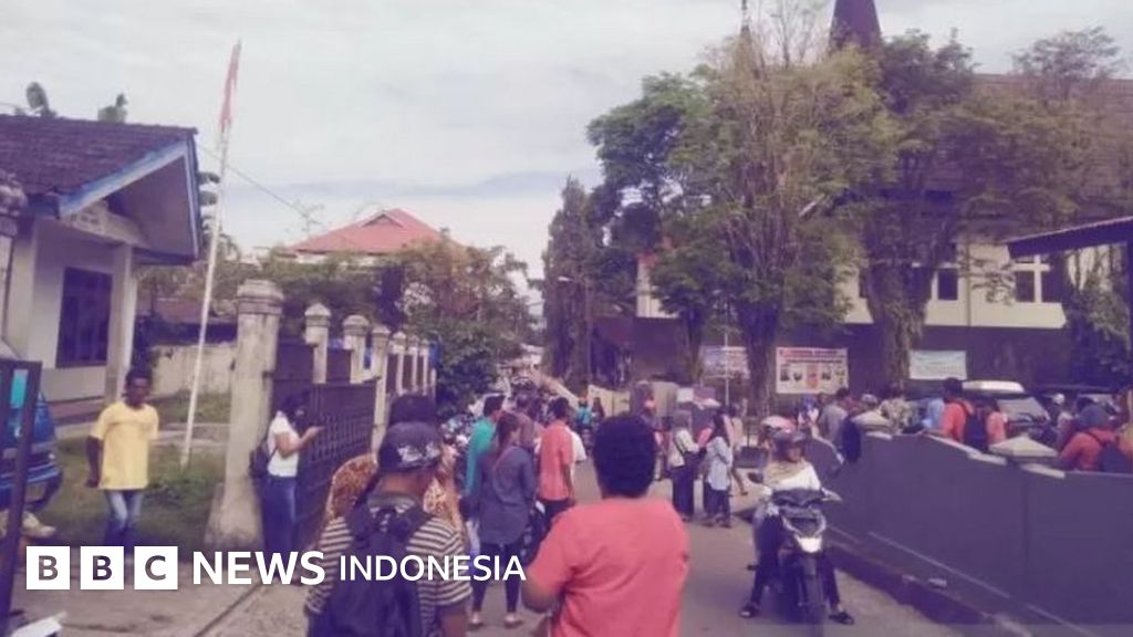 Gempa Ambon Magnitudo 6 8 Dengan Korban Setidaknya 20 Orang