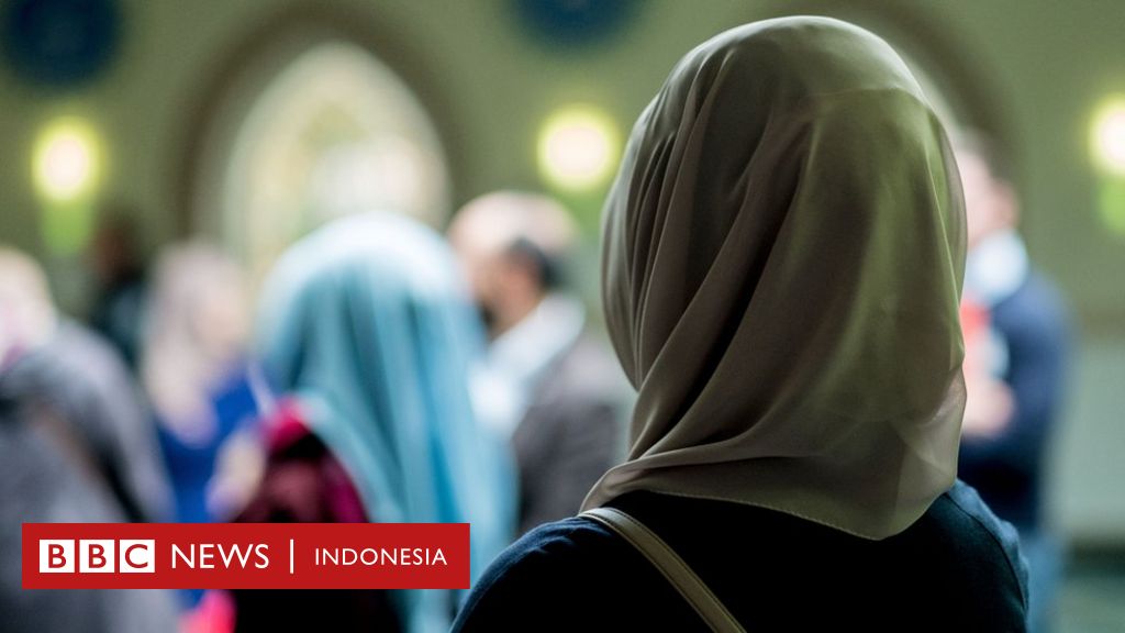 Pramugari Wajib Berbusana Muslimah: Akan Ada Polisi Syariah Di Bandara ...