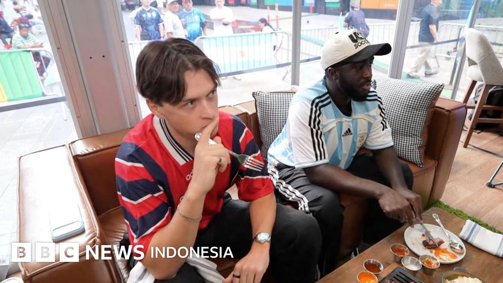 sabung ayam tarakan Dua pria dibayar Rp896 juta untuk tonton pertandingan Piala Dunia