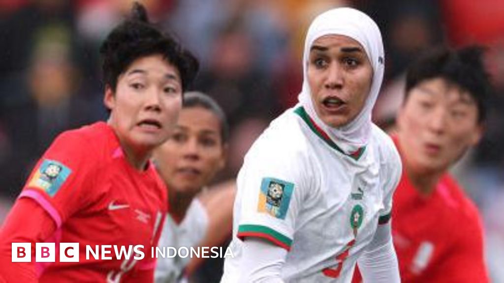 Hijab: Nouhaila Benzina, pemain pertama yang mengenakan jilbab di Piala