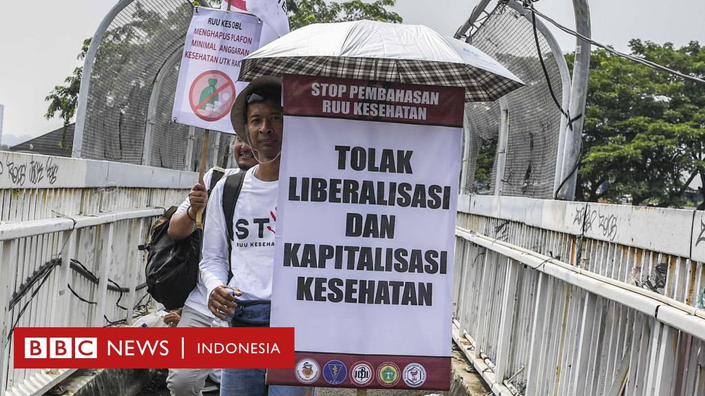 Kontroversi RUU Kesehatan: Anggaran wajib untuk kesehatan dihapus, 'layanan kesehatan akan makin buruk'