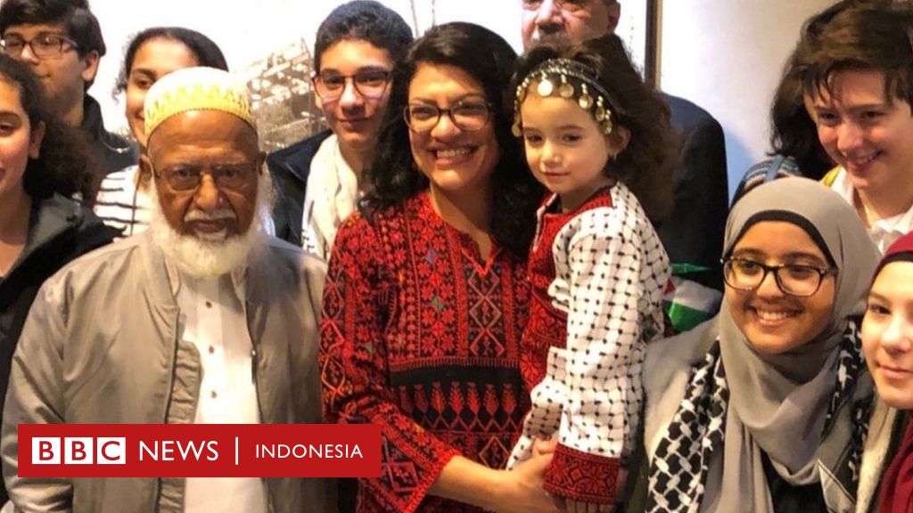 Perempuan Muslim Anggota DPR AS, Rashida Tlaib, Kenakan Baju Adat ...