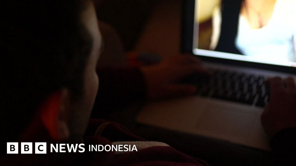 Bagaimana menjebak pria Arab dengan seks daring dan memerasnya