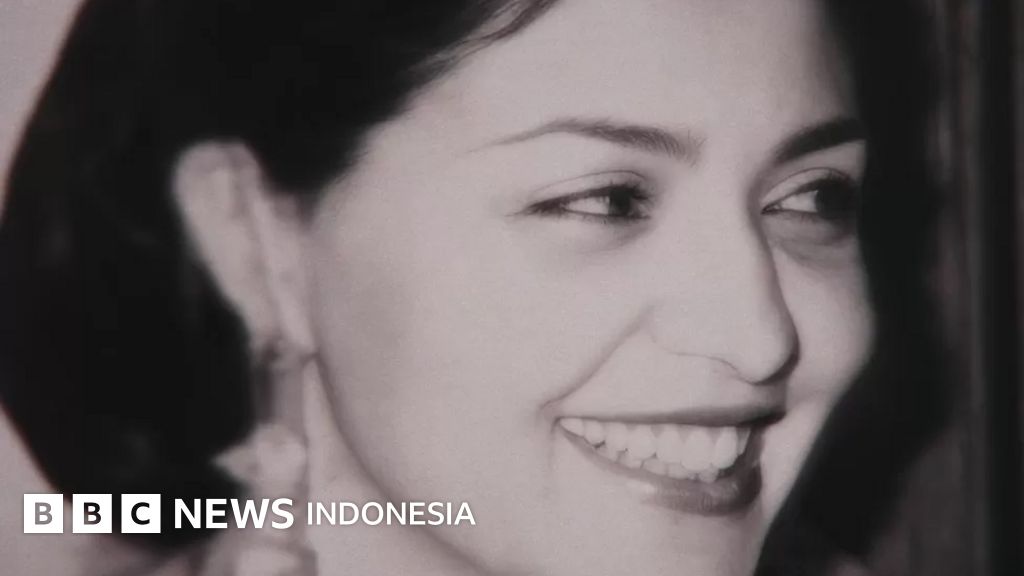 Жалаңаш Нора Баллинг