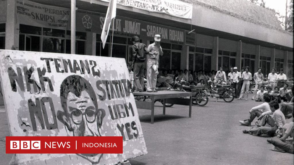 Tentara duduki kampus, mahasiswa dikirim ke Nusakambangan, hingga larangan baca buku Pramoedya – Tujuh hal yang perlu diketahui tentang NKK/BKK pada era Orde Baru
